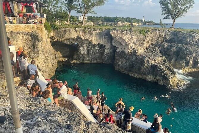 7 Mile Beach and Rick's Cafe in Negril from Montego Bay Private Tour - Weather rules: why this tour can shift (and how to handle it)