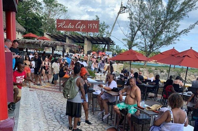7 Mile Beach and Rick's Cafe in Negril from Montego Bay Private Tour - Price and value: what $120 per person is really paying for