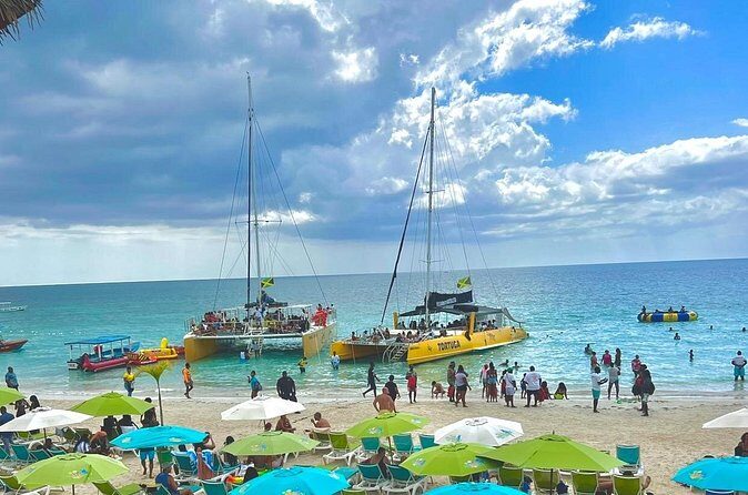 7 Mile Beach Party Catamaran Cruise with Snorkeling & Ricks Cafe - From Montego Bay to Negril: the drive you’ll actually feel