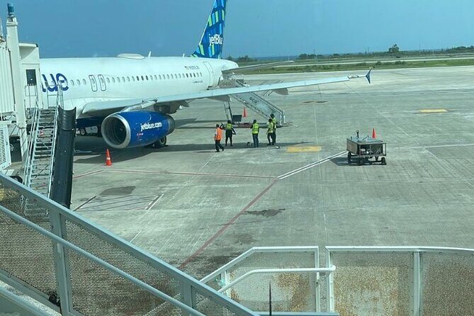 A "Private" Airport Transfer to Grand Palladium Resort - Flight Tracking and the Terminal Meet-Up That Save Your Sanity