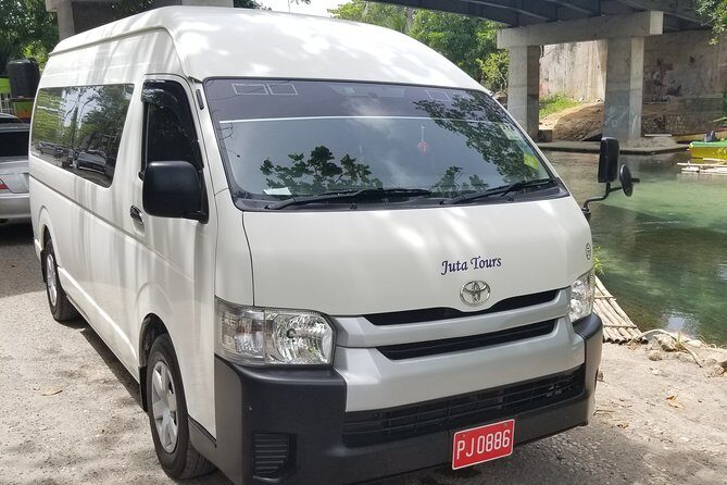 Bahia Principe Grand Jamaica Private Airport transfer - Getting to the resort: fast loading and a smooth first impression