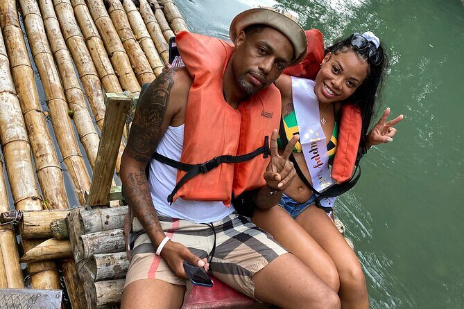 Bamboo Rafting Montego Bay - Wrapping up: heading back up the river with the captain
