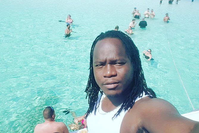 Beach please / Beach day in Ocho Rios Jamaica - What’s Included vs. What Costs Extra (So You Don’t Get Surprise-Wallet Syndrome)