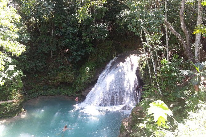 Blue Hole and Dunns River Falls from Falmouth - Pickup from Falmouth Cruise Port (and the comfort win)