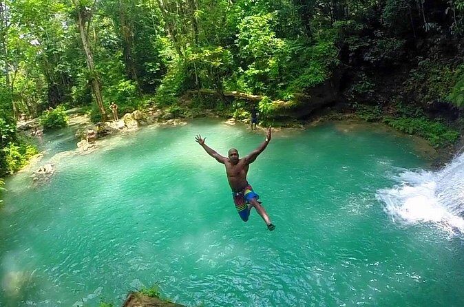 Blue Hole and Horseback Riding and Shopping - The Jamaican food moment: time to taste, not a buffet promise