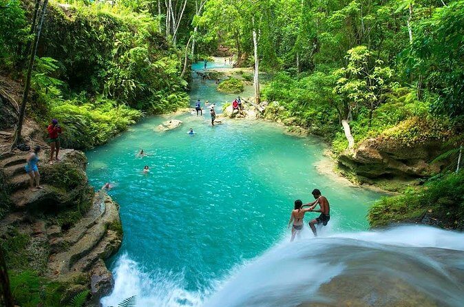 Blue Hole and Horseback Riding and Shopping - What to expect from the timing and transport