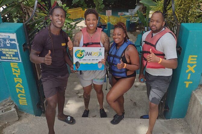 Blue Hole and Shopping in Ocho Rios Jamaica - Shopping in the local village: how to get value from the stop