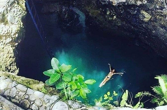 Blue Hole Mineral Spring and Rick's Cafe - The Route Between Stops: Why Timing Usually Works