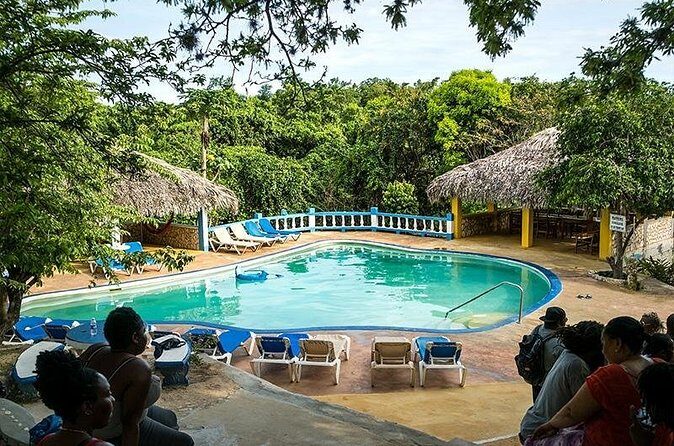 Blue Hole Mineral Spring and Rick's Cafe - Who This Tour Fits Best