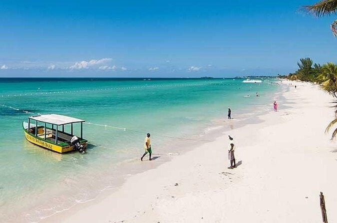 Blue Hole Mineral Spring, Ricks Cafe, 7 Mile Beach and Shopping Private Tour - How Flexibility Actually Helps on a Long Day