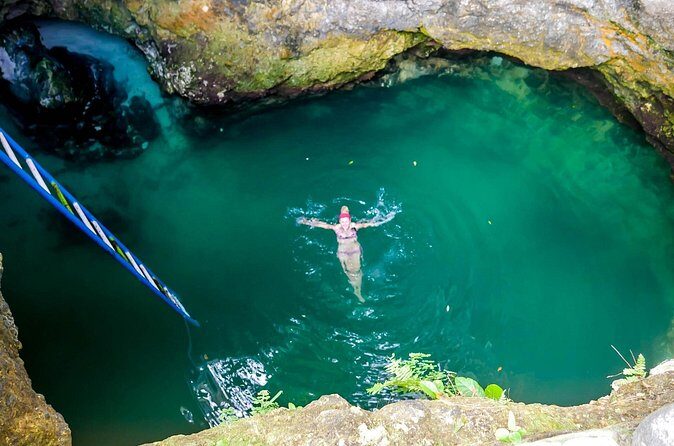 Blue Hole Mineral Spring, Ricks Cafe, 7 Mile Beach and Shopping Private Tour - What You Should Expect From the Overall Route