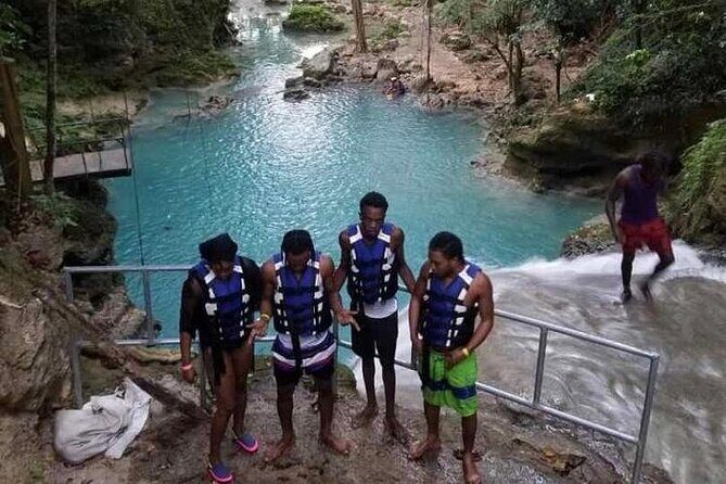 Blue Hole Secret Falls Private Tour - Taj Mahal Shopping Center: A One-Stop Souvenir Stretch (2 Hours)