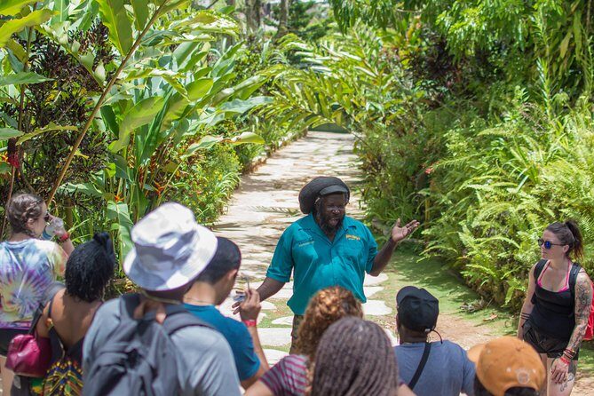 Bob Marley 9 Mile Tour Admission - Guides and the reggae vibe (without losing the respect)