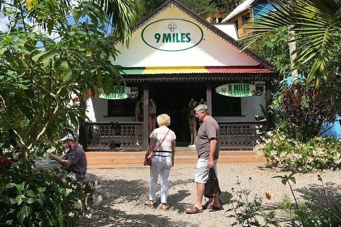 Bob Marley 9 miles tour from Runaway Bay - First stop at Nine Miles: mausoleum visit and what happens on-site