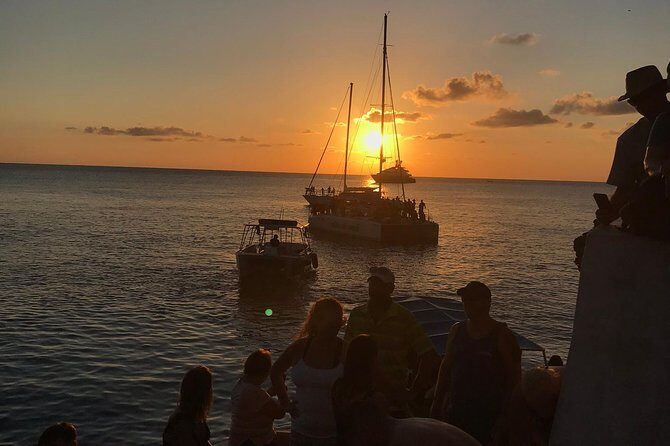 Cliff jumping and Sunsets - The ride: air-conditioned pickup that saves you from decision fatigue