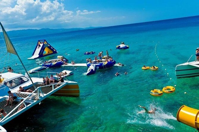 Doctor's Cave Beach and Shopping - Doctor’s Cave Beach: Clear Water, Sheltered Calm, Real-Time Beach Tips
