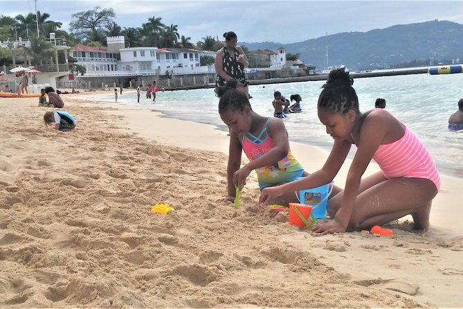 Doctor's Cave Beach, Margaritaville & Shopping from Montego Bay Hotels - Hip Strip shopping: souvenirs without the detour