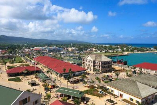 Dunn's River Falls and Jamaica Sightseeing Private Tour - Falmouth viewpoint and Columbus Park: the quiet wins