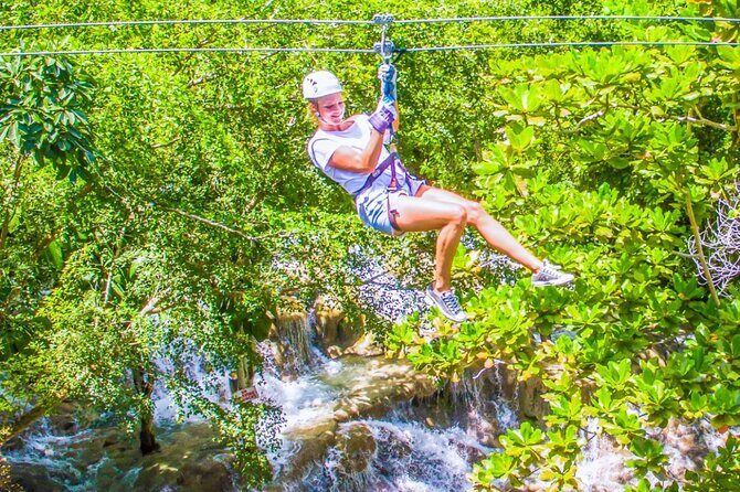 Dunn's River Falls and Park Tour with Zip Line from Montego Bay - Getting Picked Up and Getting There Without the Stress