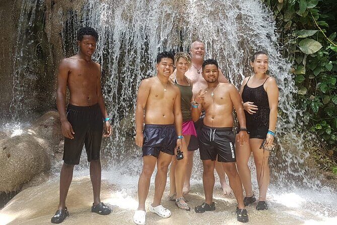 Dunn's River Falls And Shopping Tour From Ocho Rios - The park entry rhythm: wristband, then 90 minutes at the falls