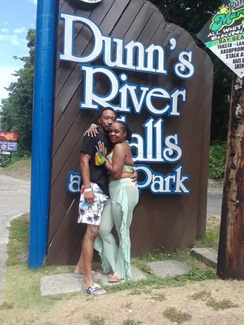 Dunn's River Falls Day Tour - Ocho Rios Beach Lunch: Eating Without Losing the Rhythm