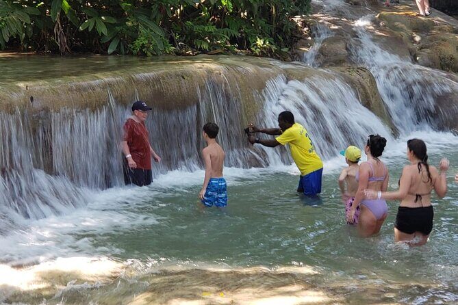 Dunn's River Falls Half Day Tour From Montego Bay - Licensed Guides and the Small Things That Improve the Day