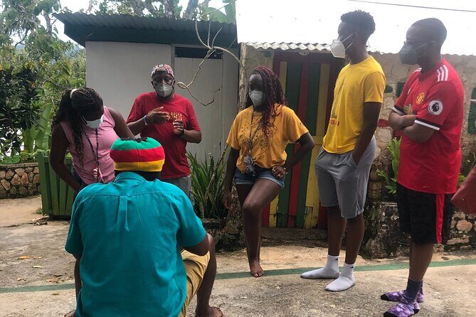 Explore Montego Bay to Bob Marley Mausoleum Nine Miles& Blue Hole - First Stop: Columbus Park and the Quick Photo Break You’ll Appreciate