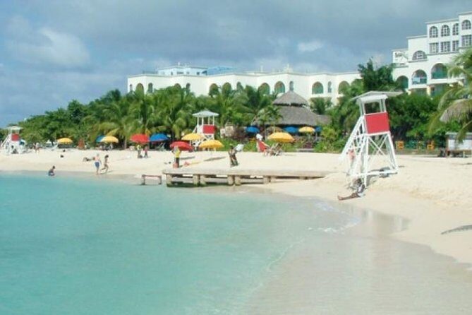Falmouth Shore Excursion: Historic Sightseeing Tour and Doctor's Cave Beach - Transport and group size: small enough to feel human