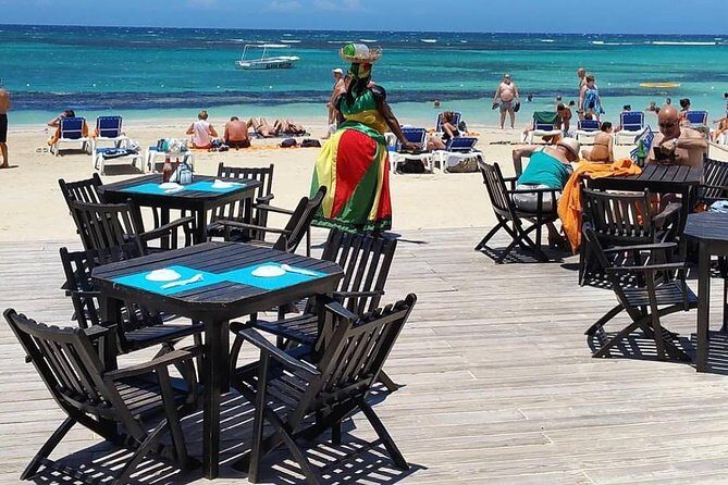 Fantastic Day at Bamboo Blu Beachfront, Ocho Rios - Bamboo Blu on Ocho Rios Beach: The Setup