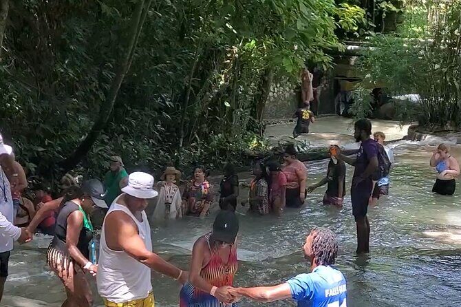 Full-Day Guided Tour to Dunns River Falls & shopping with lunch - Key highlights at a glance