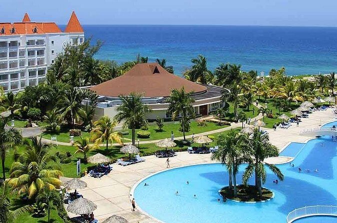 Grand Bahia Principe Hotel Airport Transfer - What You Really Get in the Car: AC, Luggage Help, and Driver Style