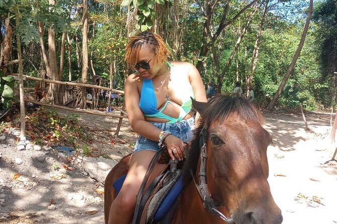 Horseback riding, Blue hole or Dunn's River Combo - Guides and safety: why the name behind the van matters