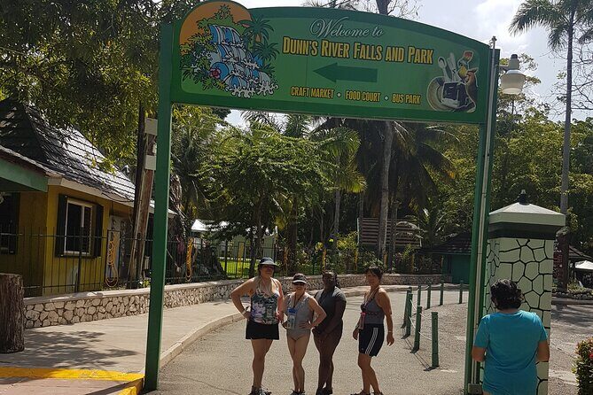Horseback Riding Dunn's River Falls Adventure from Montego Bay - From Stable to Waterfall: Climbing Dunn’s River With Your Horse