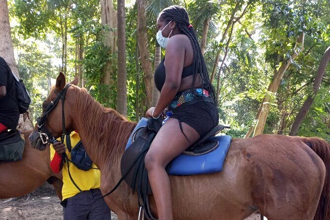 Horseback Riding plus Dunns River Falls Combo Private Tour - Driver and guide support: why “staying together” matters