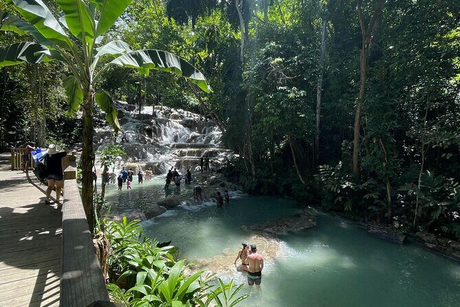 Horseback Riding/Swimming and Dunn's River from Ocho Rios - The operator side: friendly people and a driver who gets you there