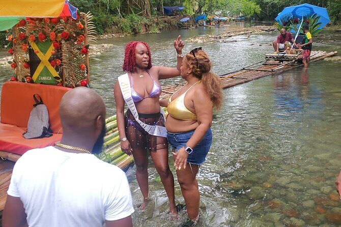 Jamaica Bamboo River Rafting Experience with Lime Stone Massage - The limestone foot and leg massage: why it’s the star moment