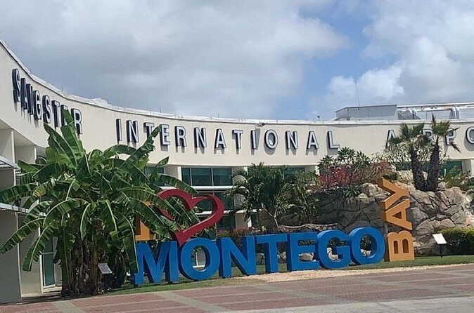 Kingston Airport Pick up/ Drop off (Norman Manley Int) - The Car Comfort Details: Air-Conditioning and Safety