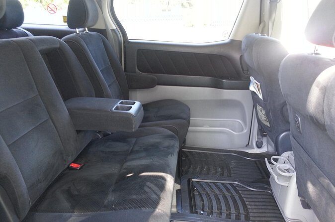 Kingston Airport Transfers to Runaway Bay - The driver experience: punctual, professional, and friendly