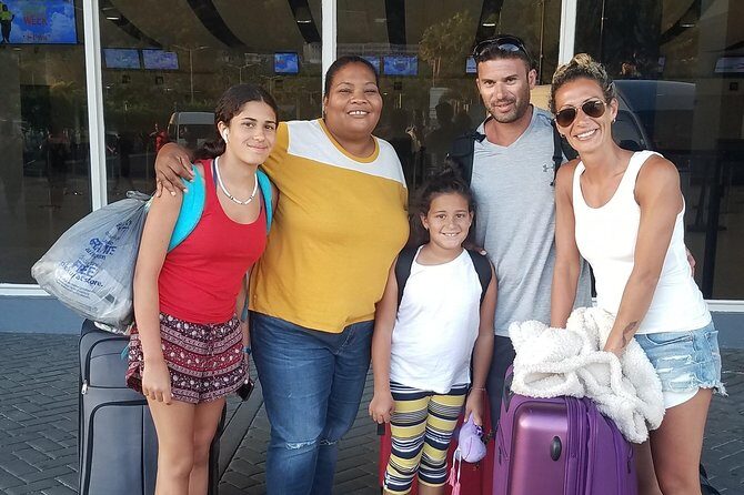 Kingston Round Trip Airport Transfers to Ocho Rios - From Check-In to the Air-Conditioned Ride