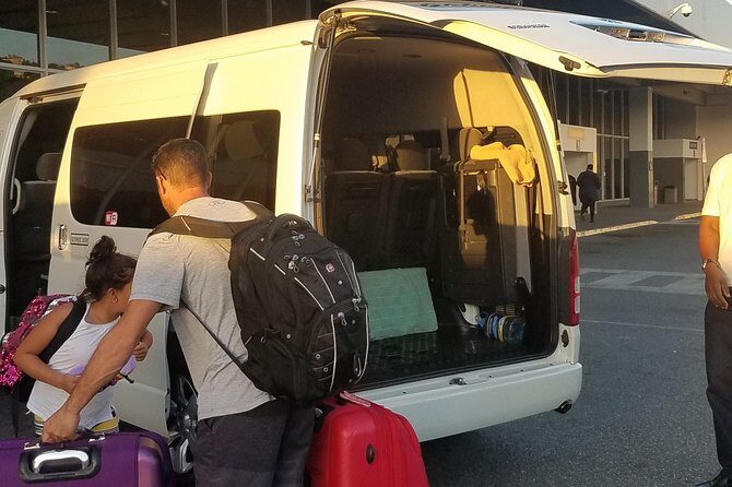 Kingston Round Trip Airport Transfers to Ocho Rios - If Flights Run Late: The Value of a Driver Who Waits