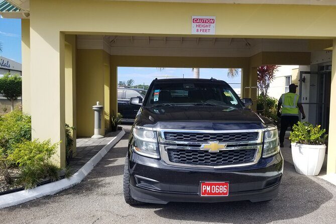 Luxury MBJ Airport Transfer to Montego Bay Hotels - Luxury Ride Expectations: Professional Driver and Mercedes Sedan Examples