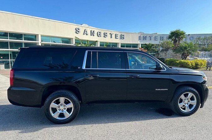 Luxury Montego Bay Airport Transfers - Drinks Included: A Fun Perk With Practical Value