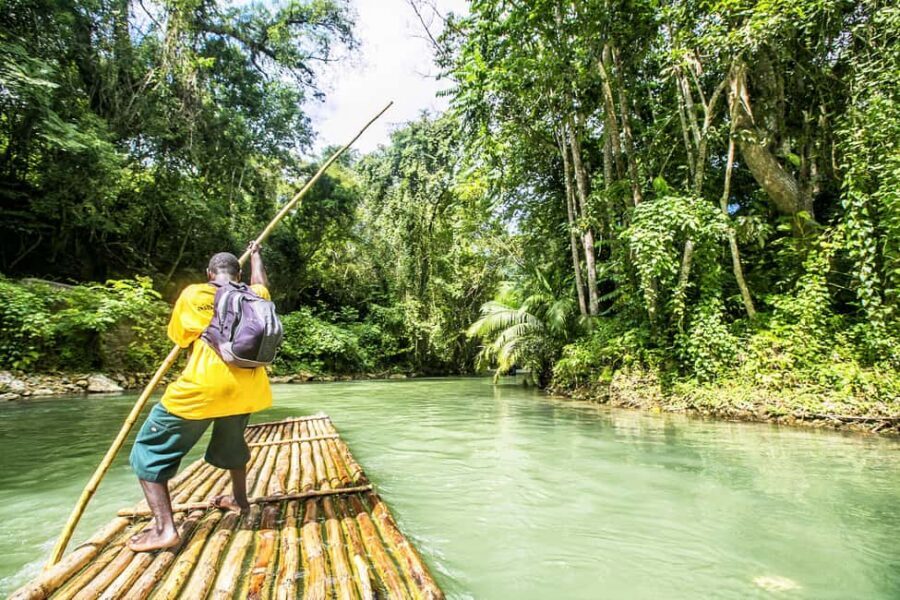 Martha Brae River Rafting Private trip - Private raftsman energy: the difference between “guided” and “controlled”