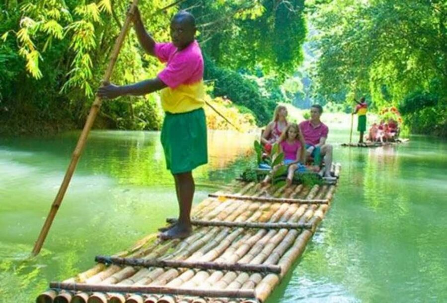 Martha Brea Rafting Ticket 1 - Your bamboo raft: comfort, stability, and why it feels different