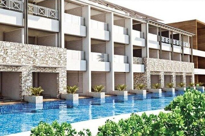 Montego Bay Airport to Royalton/Hideaway Negril Private Transfer - What you should do before you leave the airport area