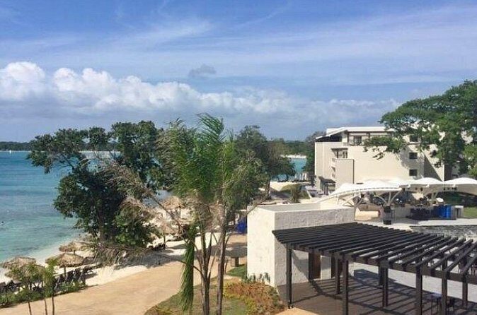 Montego Bay Airport to Royalton/Hideaway Negril Private Transfer - Who this transfer suits best (and who should think twice)