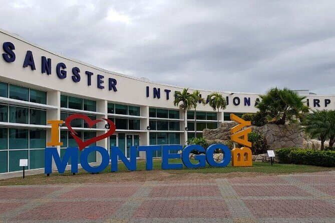 Montego Bay Airport Transfer to Hotels in Montego Bay or Falmouth - Sangster International Airport Pickup: Fast, Clear, and Luggage-Friendly