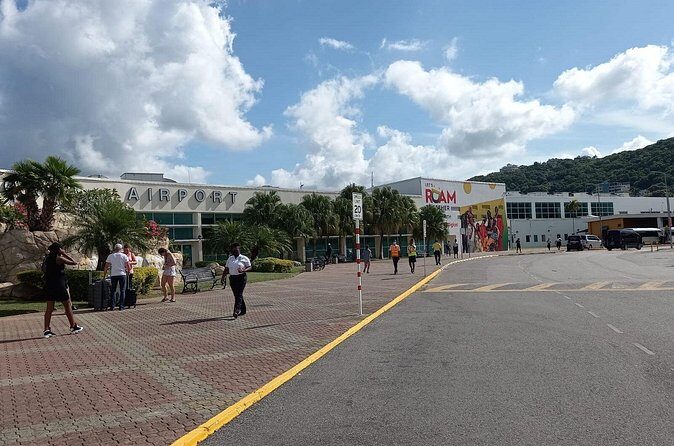 Montego Bay Airport Transfer to Ocho Rios and Runnaway Bay Hotels(Private) - Optional lunch and shopping stops that won’t derail your day