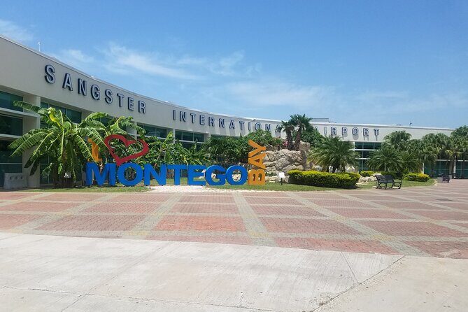 Montego Bay Airport Transfer to Ocho Rios and Runnaway Bay Hotels(Private) - Private service details: what you’re really buying