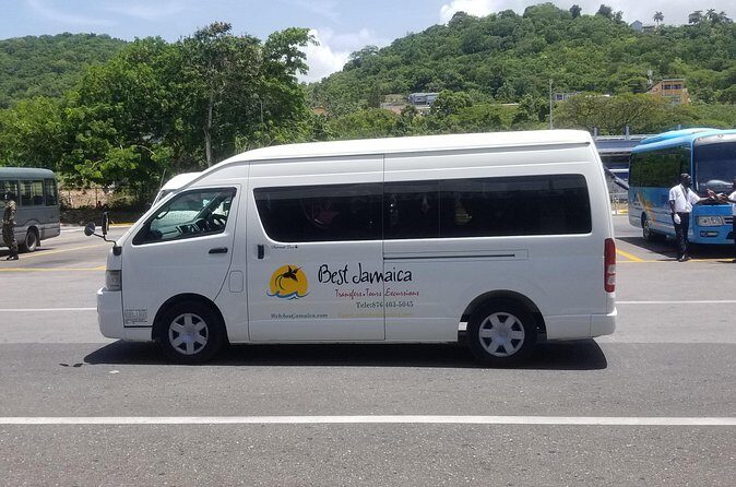 Montego Bay Airport Transfers to Hilton Rose Hall - Price, timing, and planning: booking in advance and using the mobile ticket
